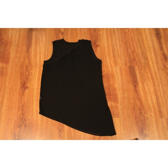 Black Asymmetric Tank Top - Picture 3 of 3